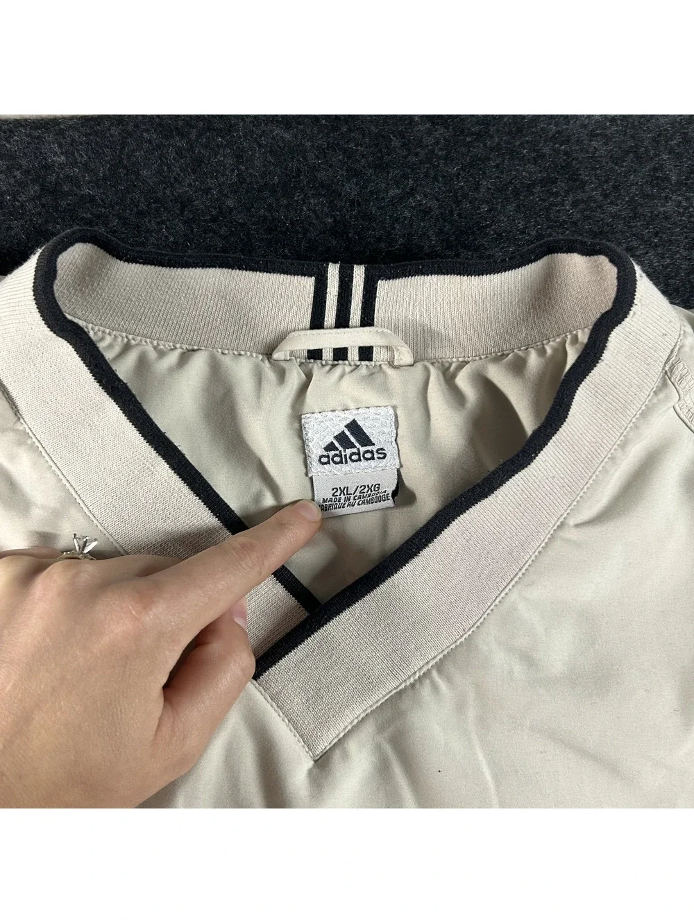 Adidas Vintage Windbreaker Pullover Jacket Size 2XL Beige V-Neck Lightweight